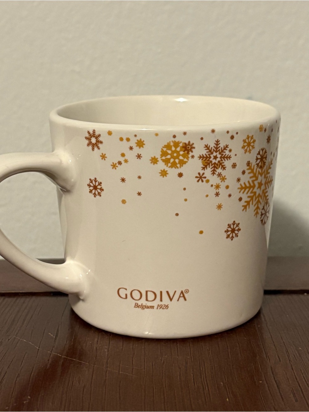 Godiva Ceramic Coffee Mug Cups White & Gold Snowflakes Winter Gourmet 12 oz